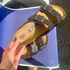 NWOT Birkenstock Classic Black Sandals, Size 41 (unisex)